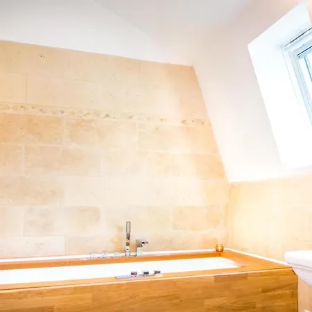 Appartement Jacuzzi - La Petite Romantique - Flobnb Laon